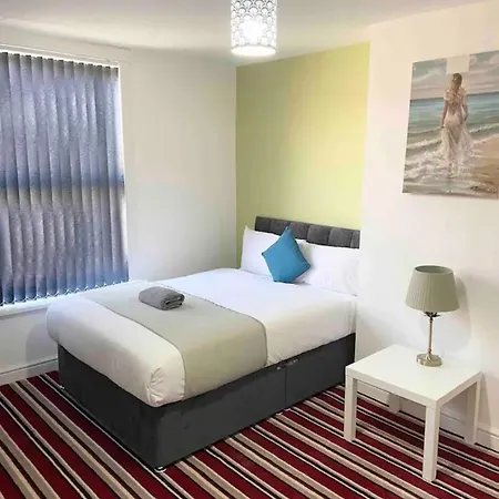 Comfy 3 Bedroom 2 Bath House Near Centrepiece Ferienhaus *