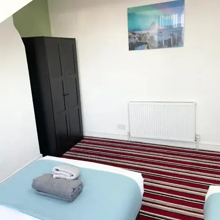 Comfy 3 Bedroom 2 Bath House Near Centrepiece Hébergement de vacances